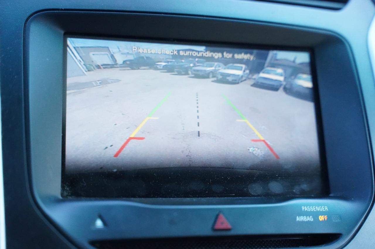 2013 Ford Explorer XLT/7 PASSENGER/SUNROOF/LEATHER/CAMERA/NO ACCIDENT Photo