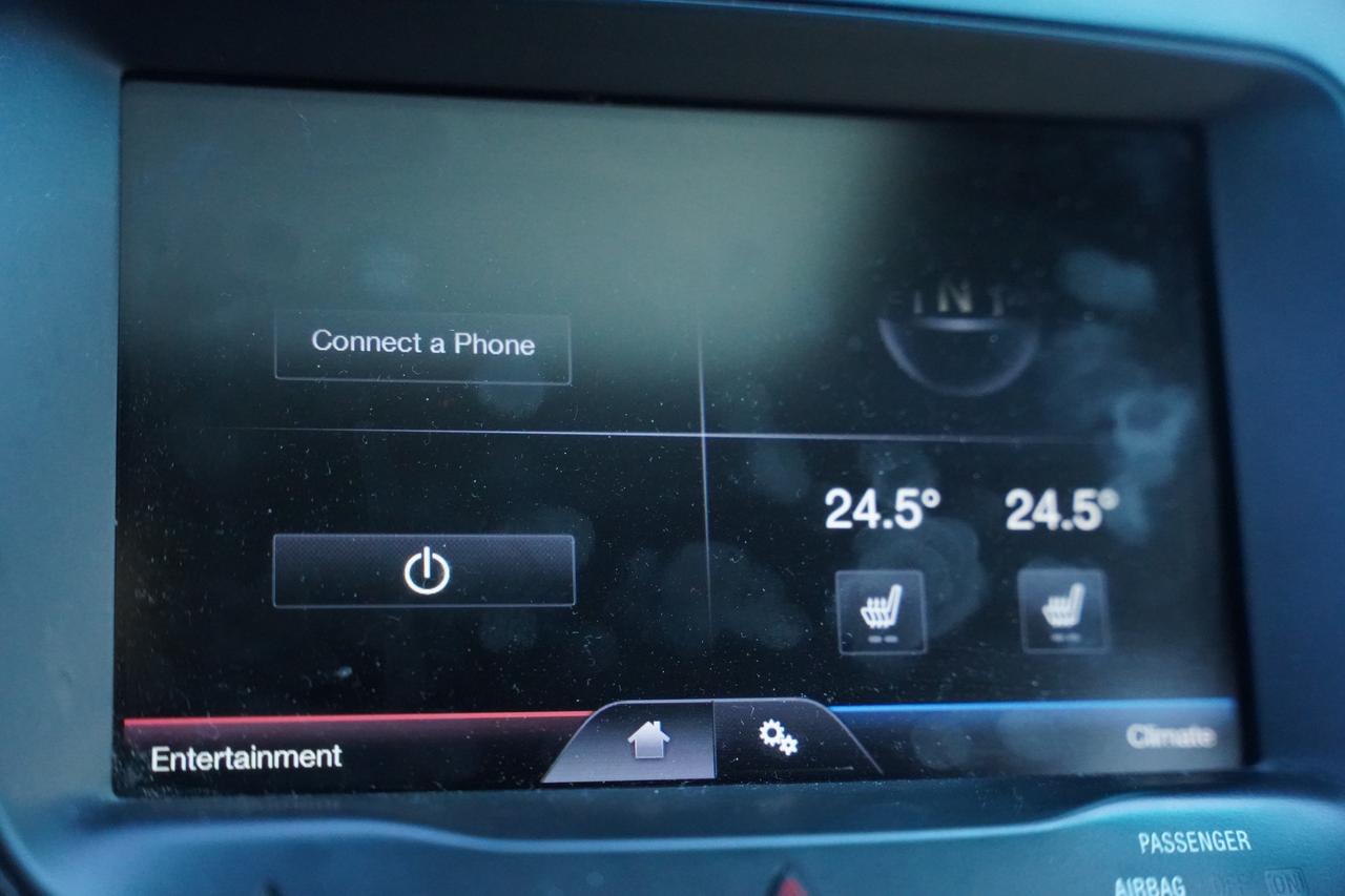 2013 Ford Explorer XLT/7 PASSENGER/SUNROOF/LEATHER/CAMERA/NO ACCIDENT Photo