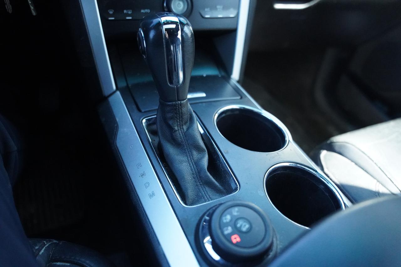 2013 Ford Explorer XLT/7 PASSENGER/SUNROOF/LEATHER/CAMERA/NO ACCIDENT Photo