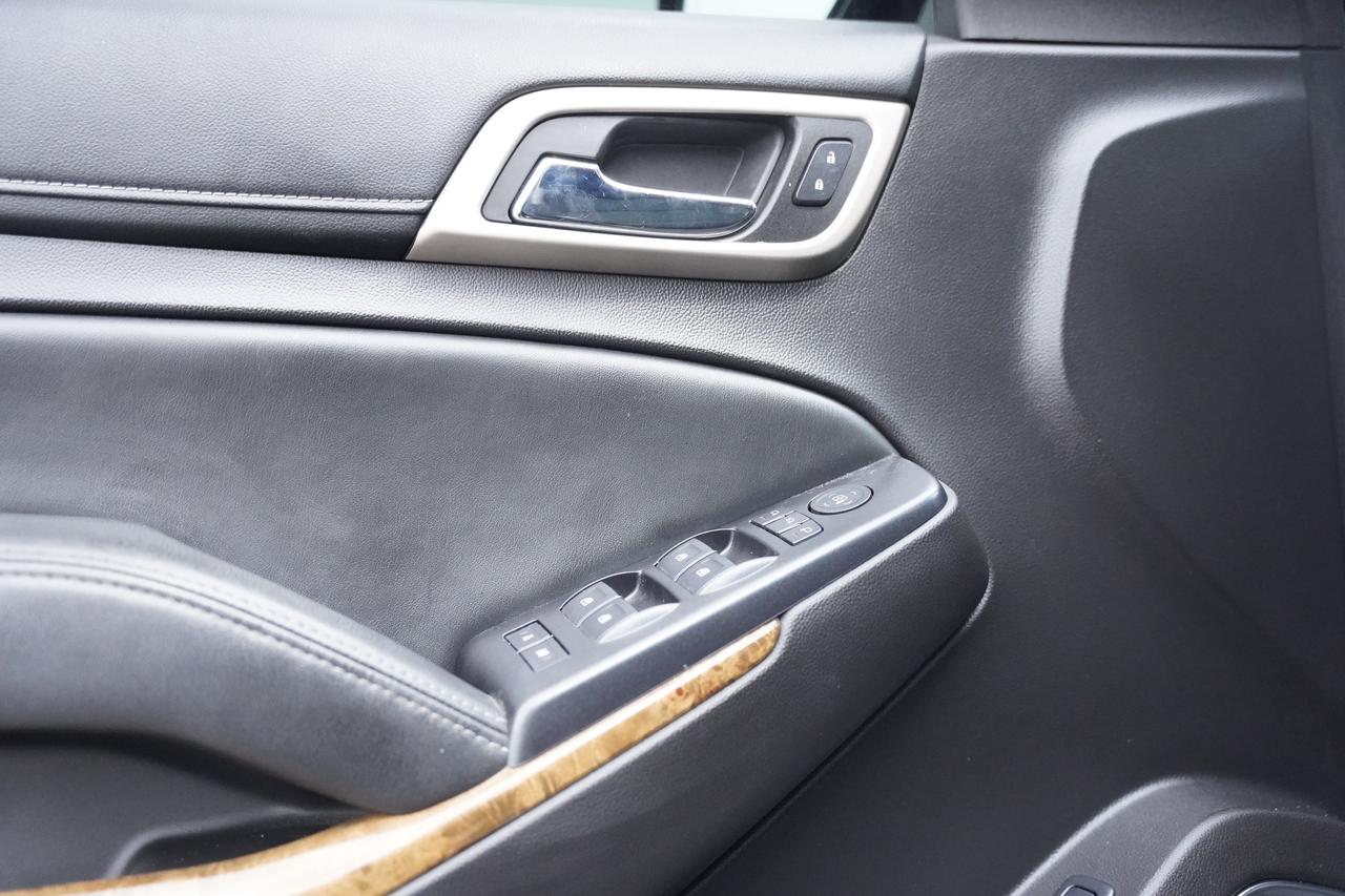 2015 GMC Yukon DENALI/6.2/7 PASS/DVD PLAYER/LOADED/NO ACCIDENTS Photo