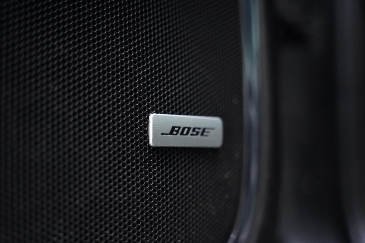 2015 GMC Yukon DENALI/6.2/7 PASS/DVD PLAYER/LOADED/NO ACCIDENTS Photo