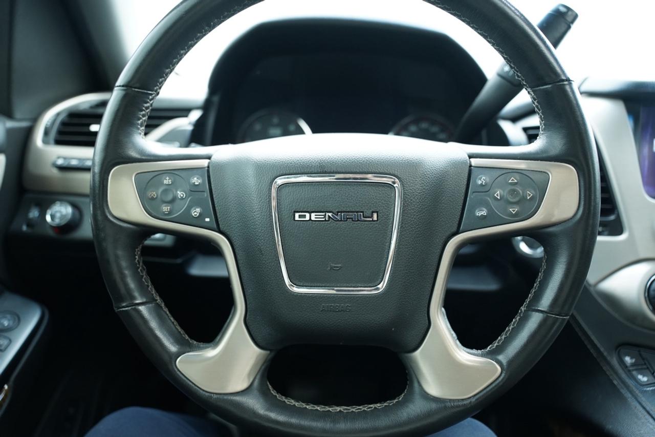 2015 GMC Yukon DENALI/6.2/7 PASS/DVD PLAYER/LOADED/NO ACCIDENTS Photo