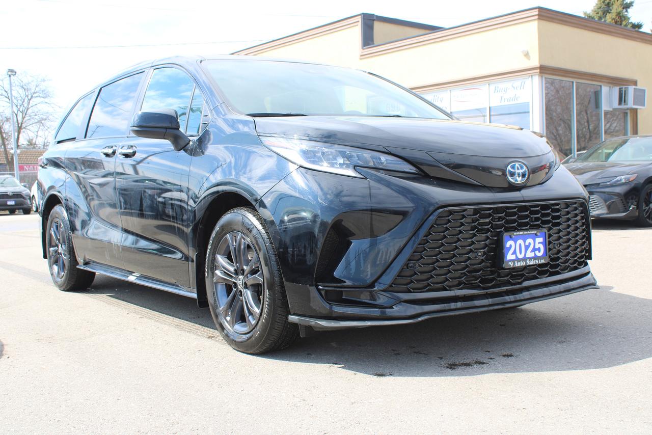 2025 Toyota Sienna XSE AWD Photo