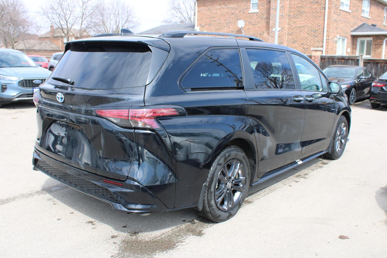 2025 Toyota Sienna XSE AWD Photo