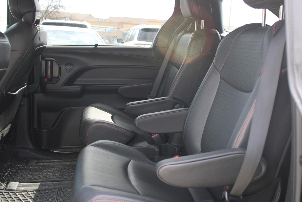 2025 Toyota Sienna XSE AWD Photo