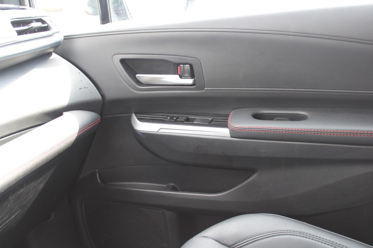 2025 Toyota Sienna XSE AWD Photo