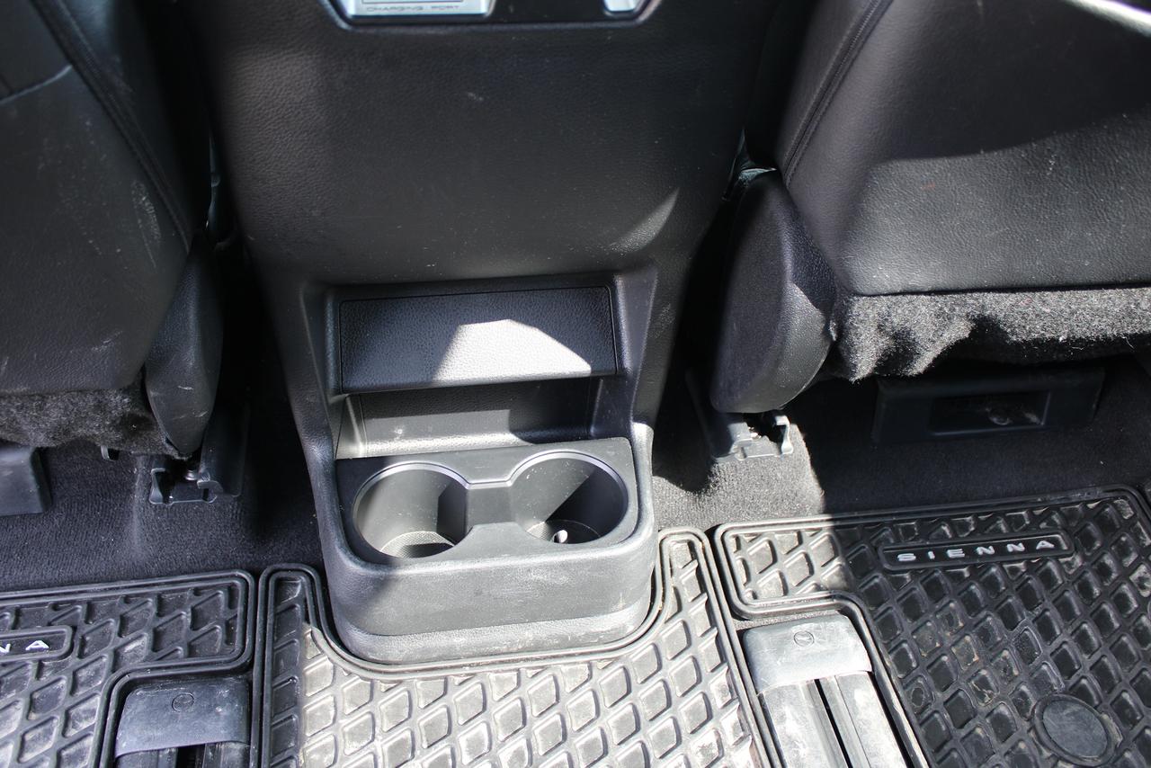 2025 Toyota Sienna XSE AWD Photo