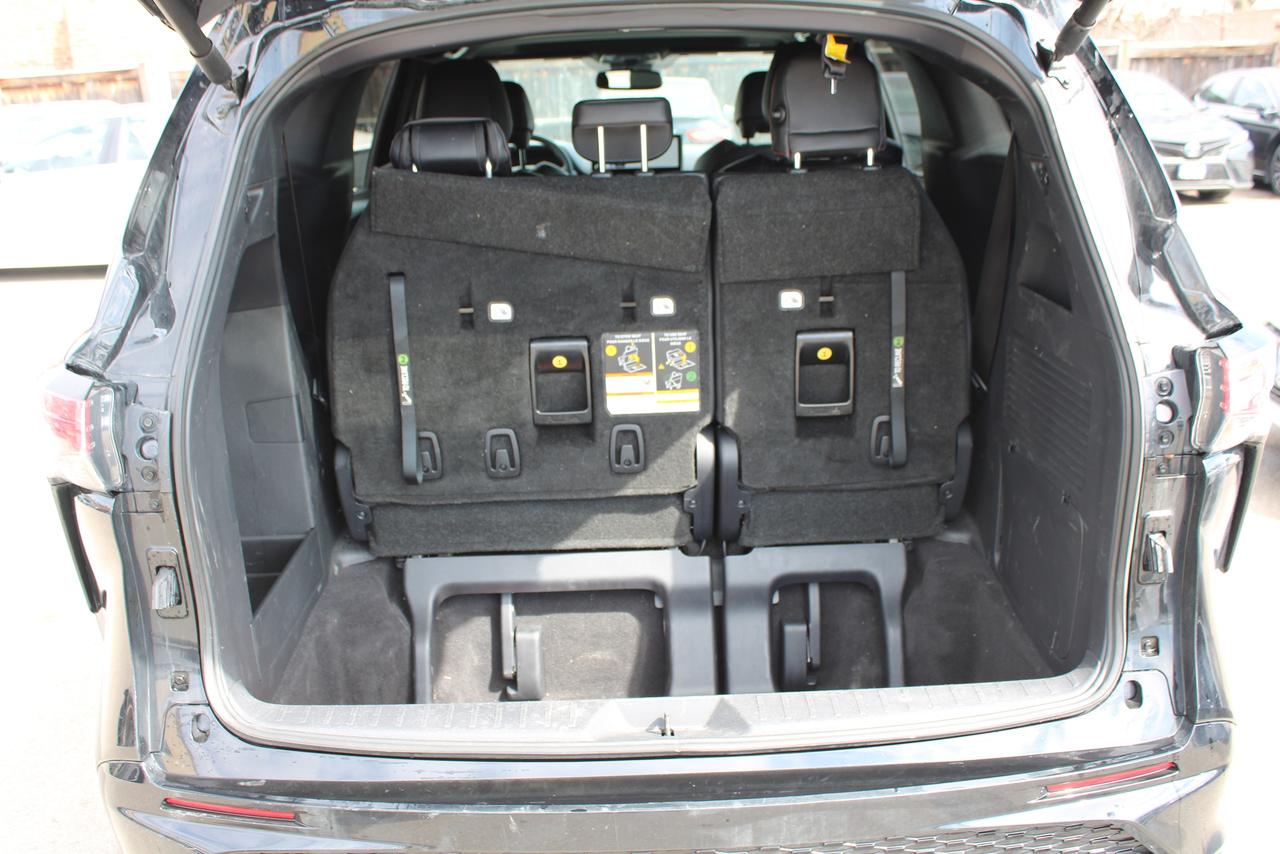 2025 Toyota Sienna XSE AWD Photo