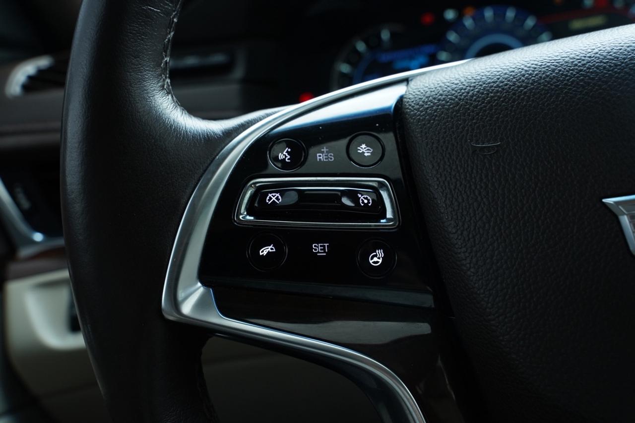 2016 Cadillac Escalade Premium/FULLY LOADED//7 PASS/ NO ACCIDENTS Photo