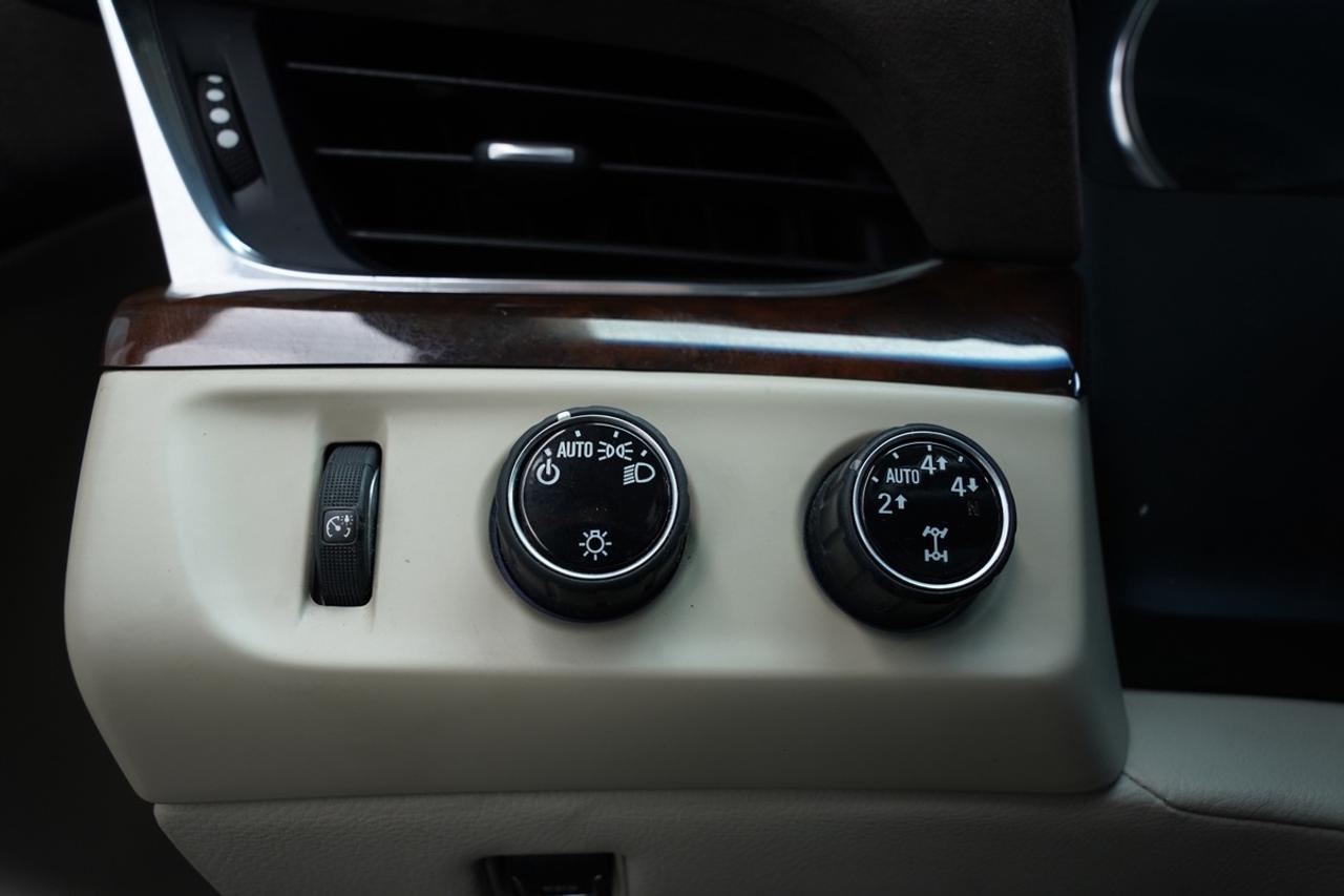 2016 Cadillac Escalade Premium/FULLY LOADED//7 PASS/ NO ACCIDENTS Photo