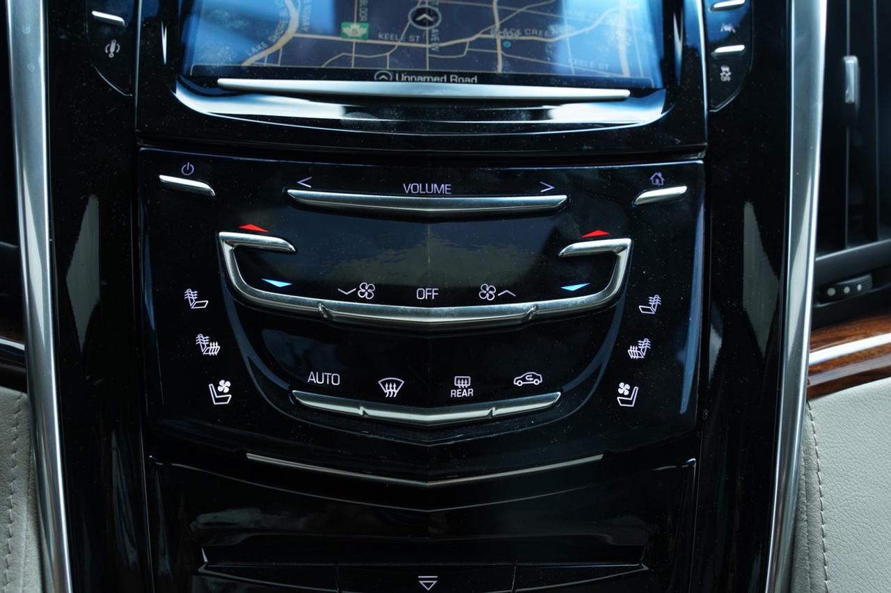 2016 Cadillac Escalade Premium/FULLY LOADED//7 PASS/ NO ACCIDENTS Photo