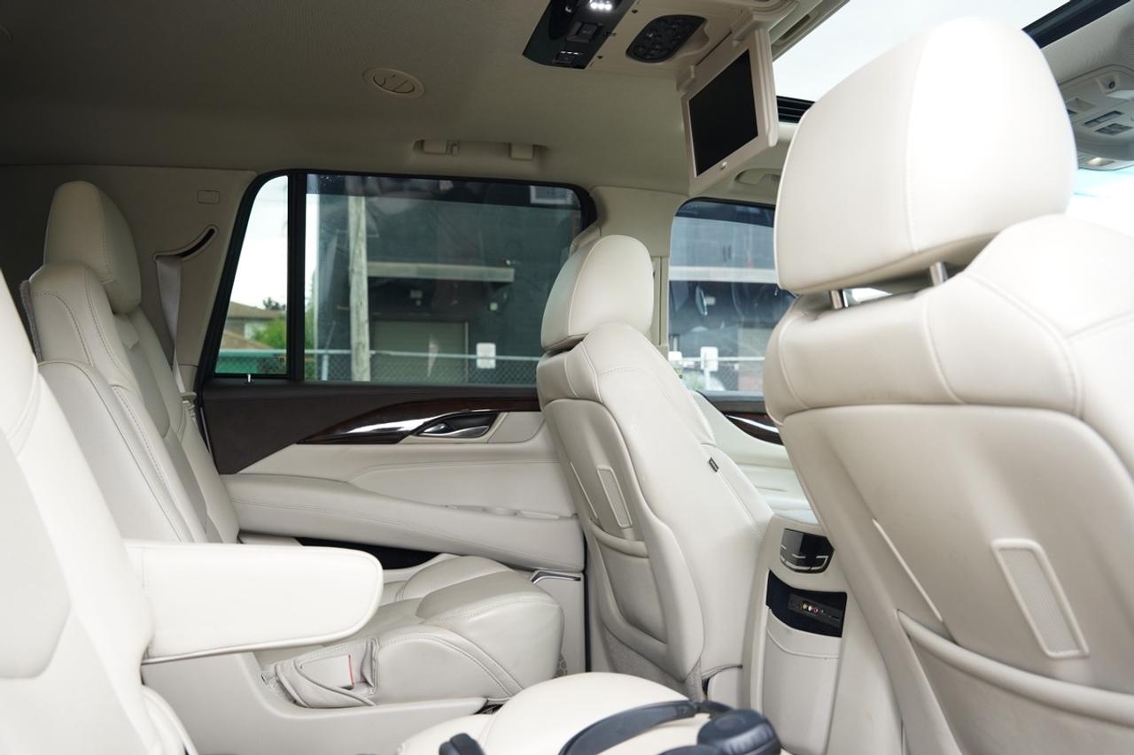 2016 Cadillac Escalade Premium/FULLY LOADED//7 PASS/ NO ACCIDENTS Photo