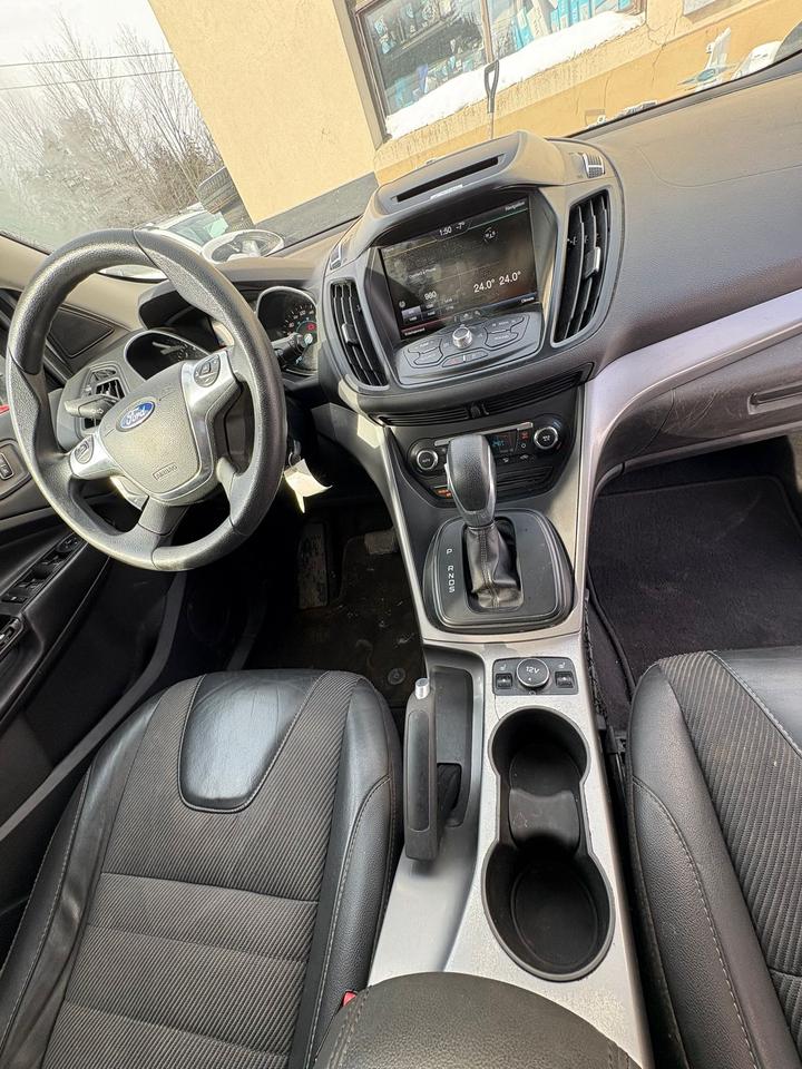 2015 Ford Escape SE Photo