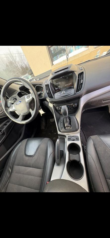 2015 Ford Escape SE Photo