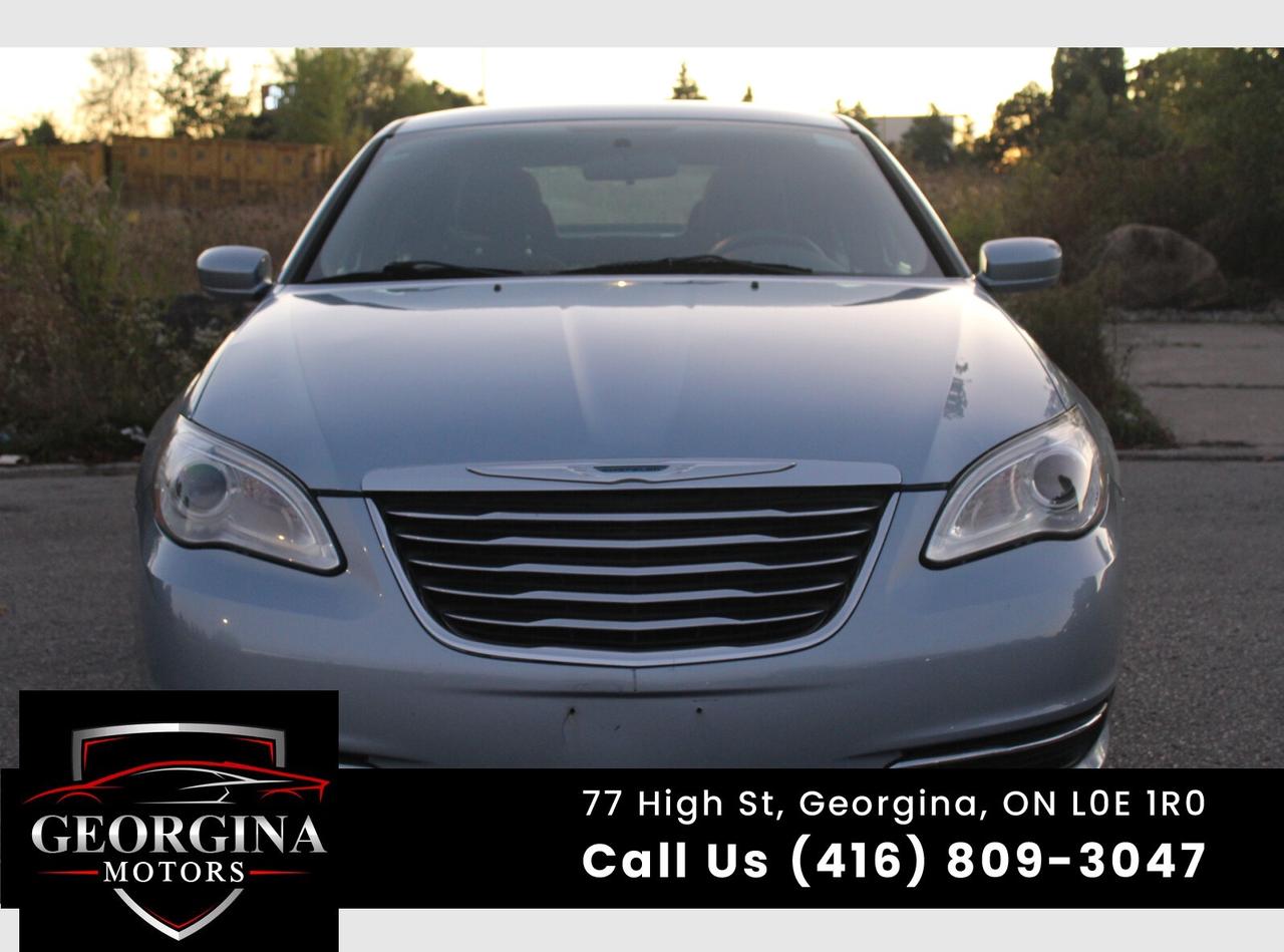 2012 Chrysler 200 LX Photo