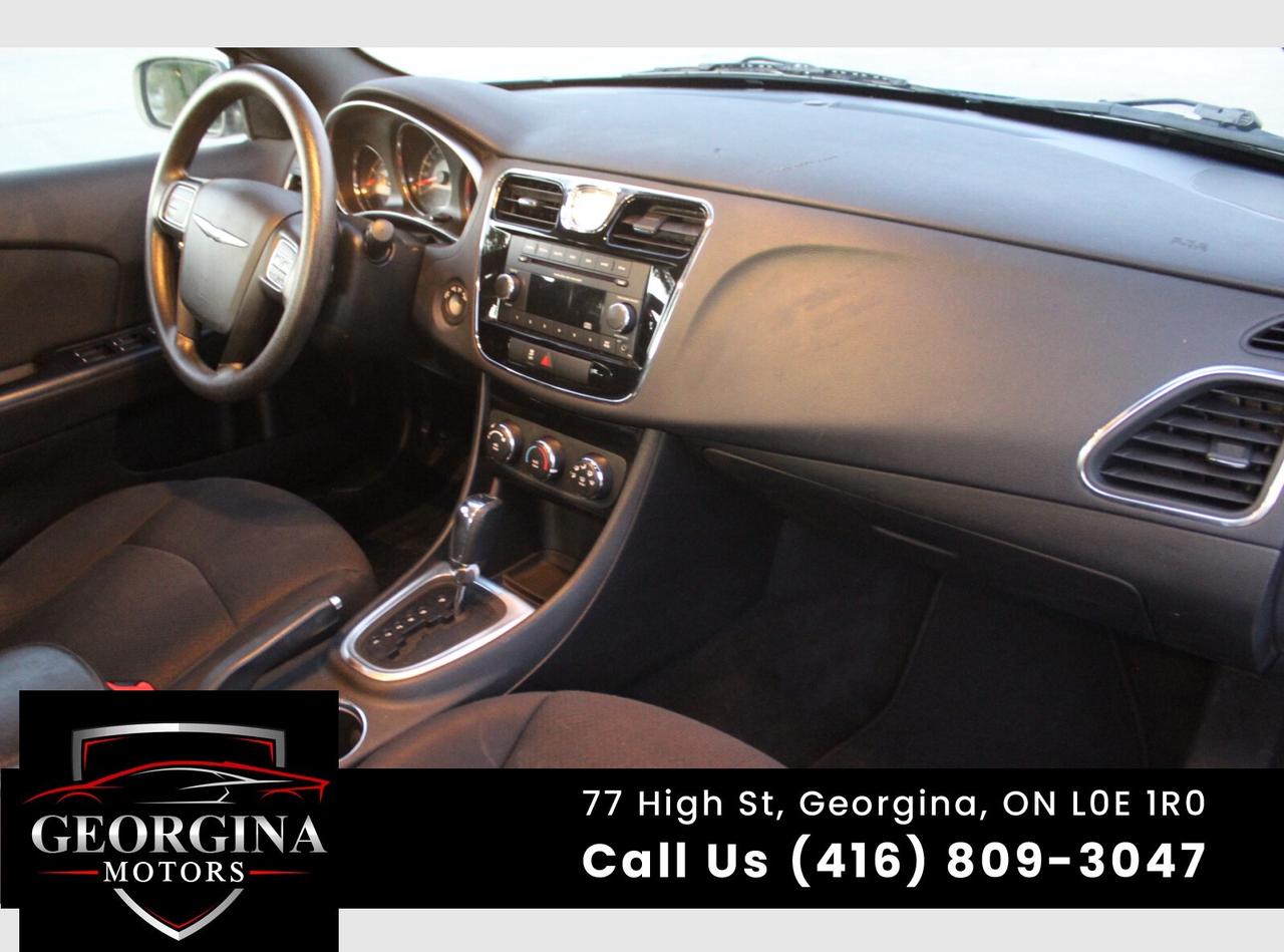 2012 Chrysler 200 LX Photo
