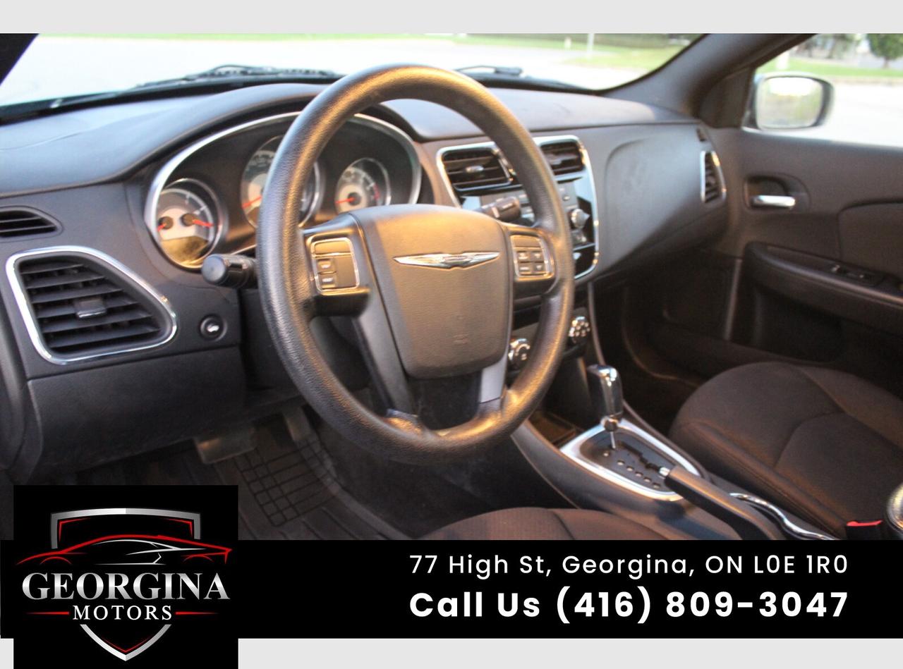 2012 Chrysler 200 LX Photo