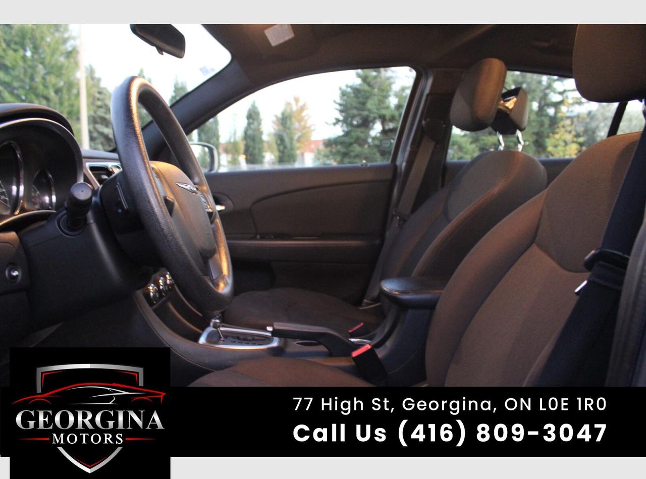 2012 Chrysler 200 LX Photo