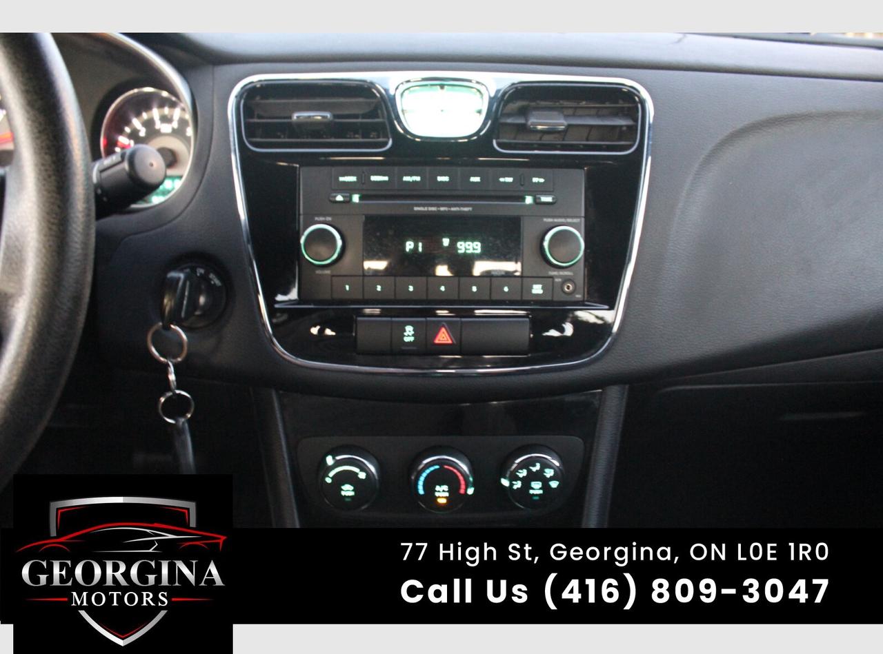 2012 Chrysler 200 LX Photo