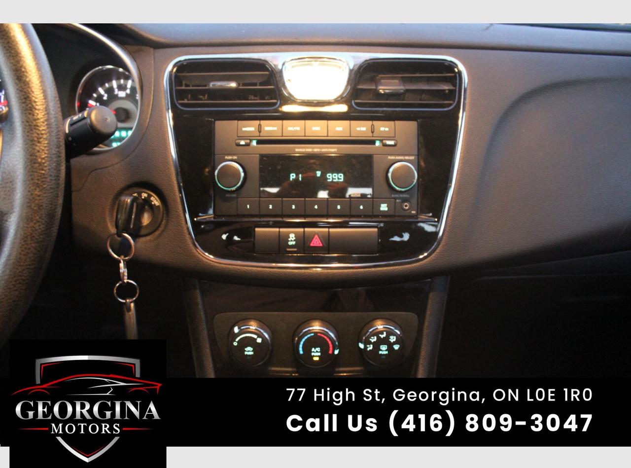 2012 Chrysler 200 LX Photo