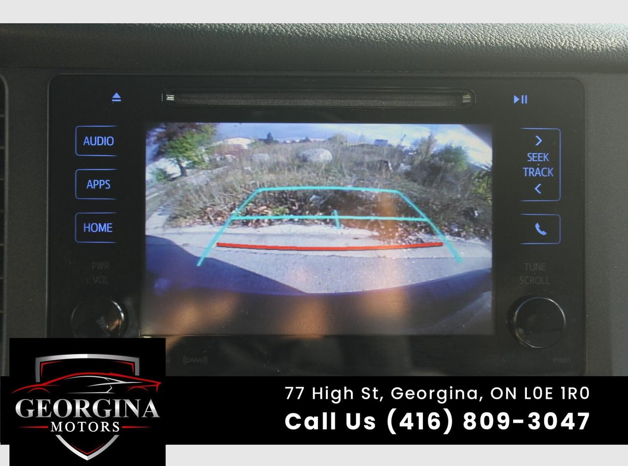 2017 Toyota Sienna LE Photo