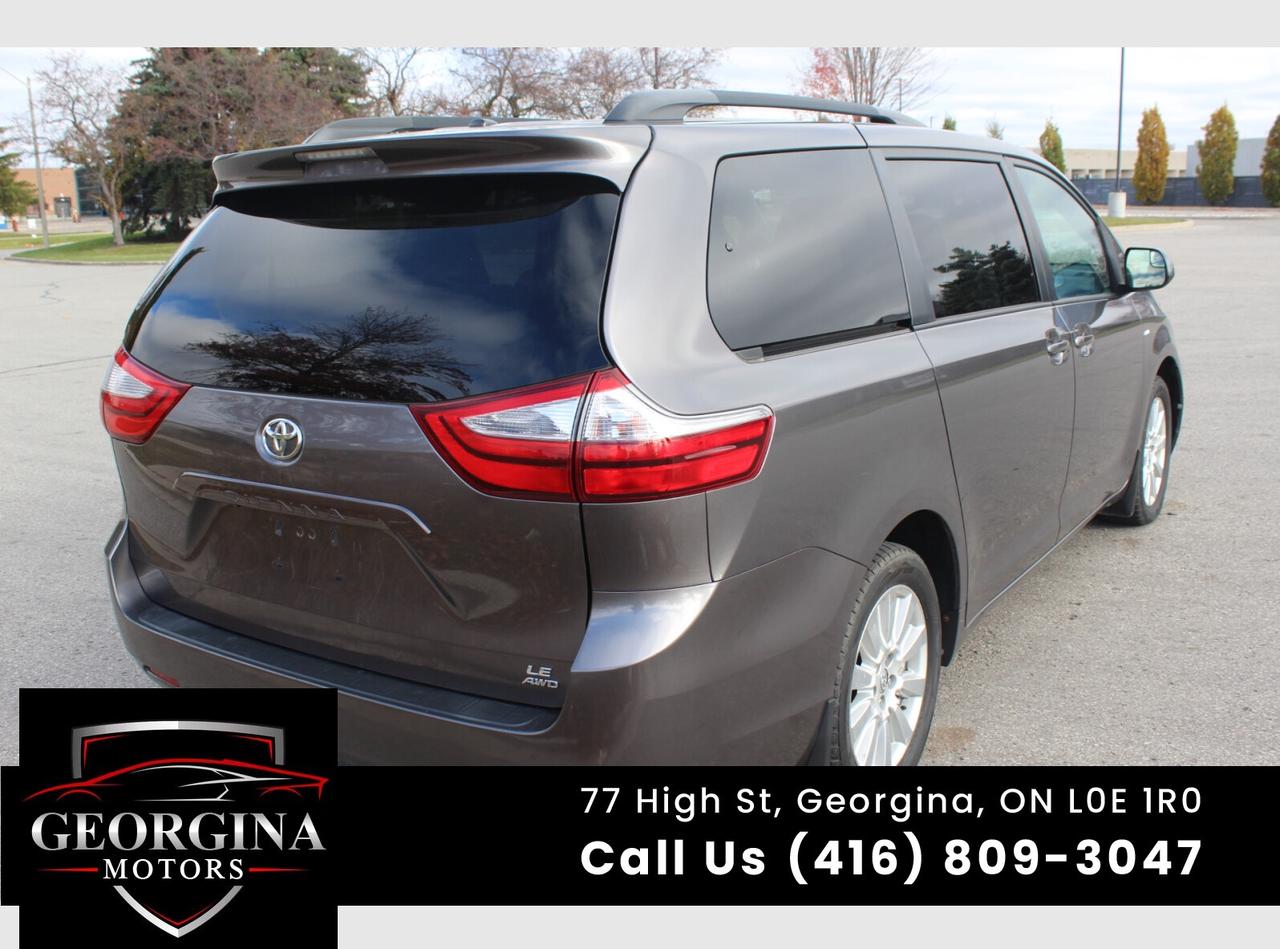 2017 Toyota Sienna LE Photo
