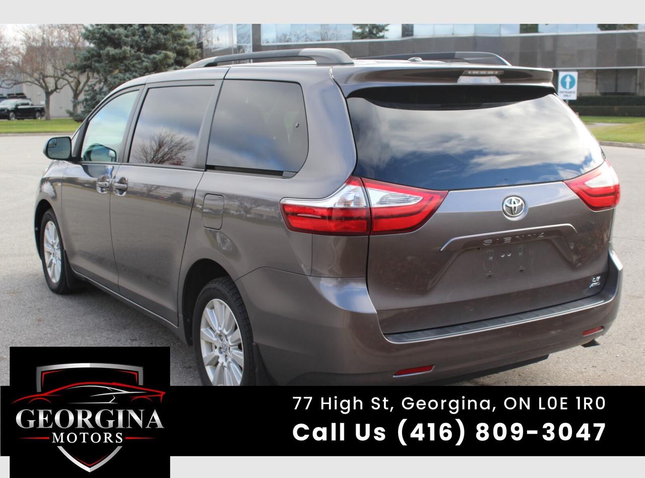 2017 Toyota Sienna LE Photo