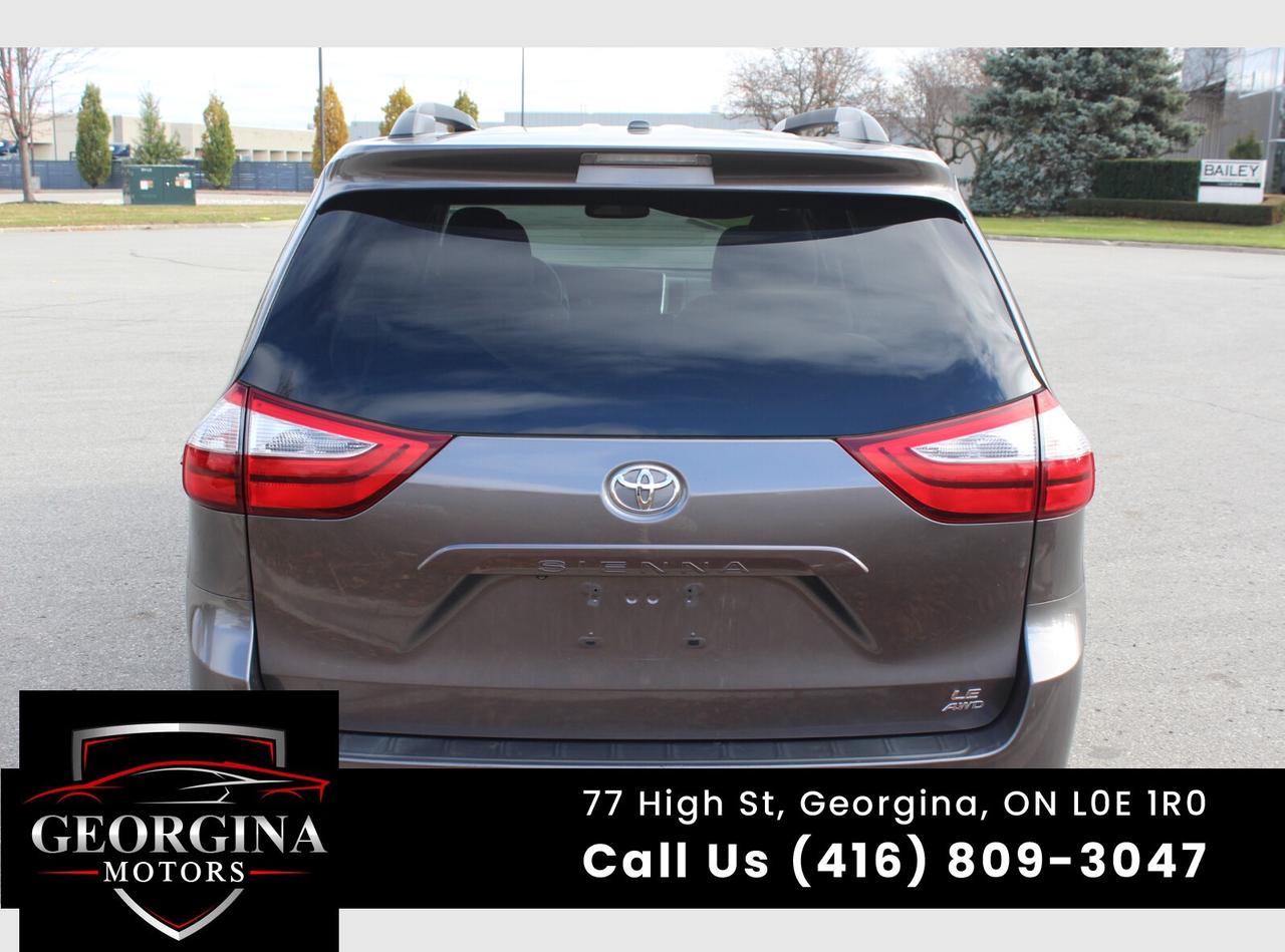 2017 Toyota Sienna LE Photo