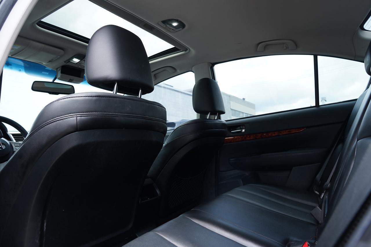 2011 Subaru Legacy 3.6R Limited/AWD/NO ACCIDENTS/FRESH TRADE Photo