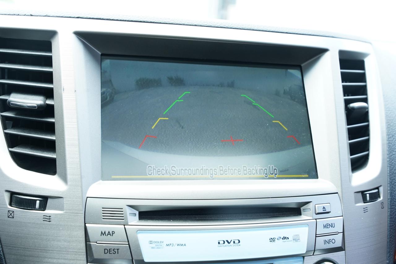 2011 Subaru Legacy 3.6R Limited/AWD/NO ACCIDENTS/FRESH TRADE Photo