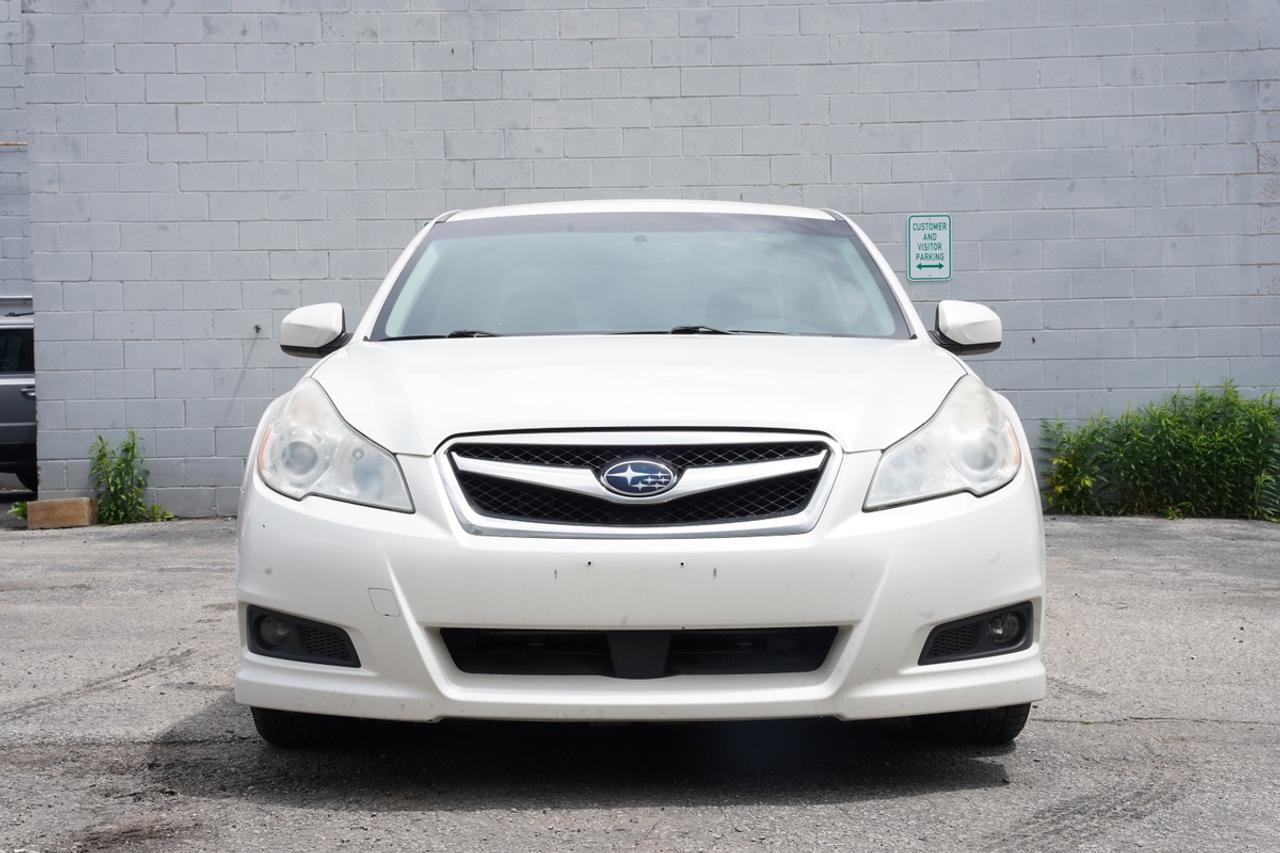 2011 Subaru Legacy 3.6R Limited/AWD/NO ACCIDENTS/FRESH TRADE Photo5