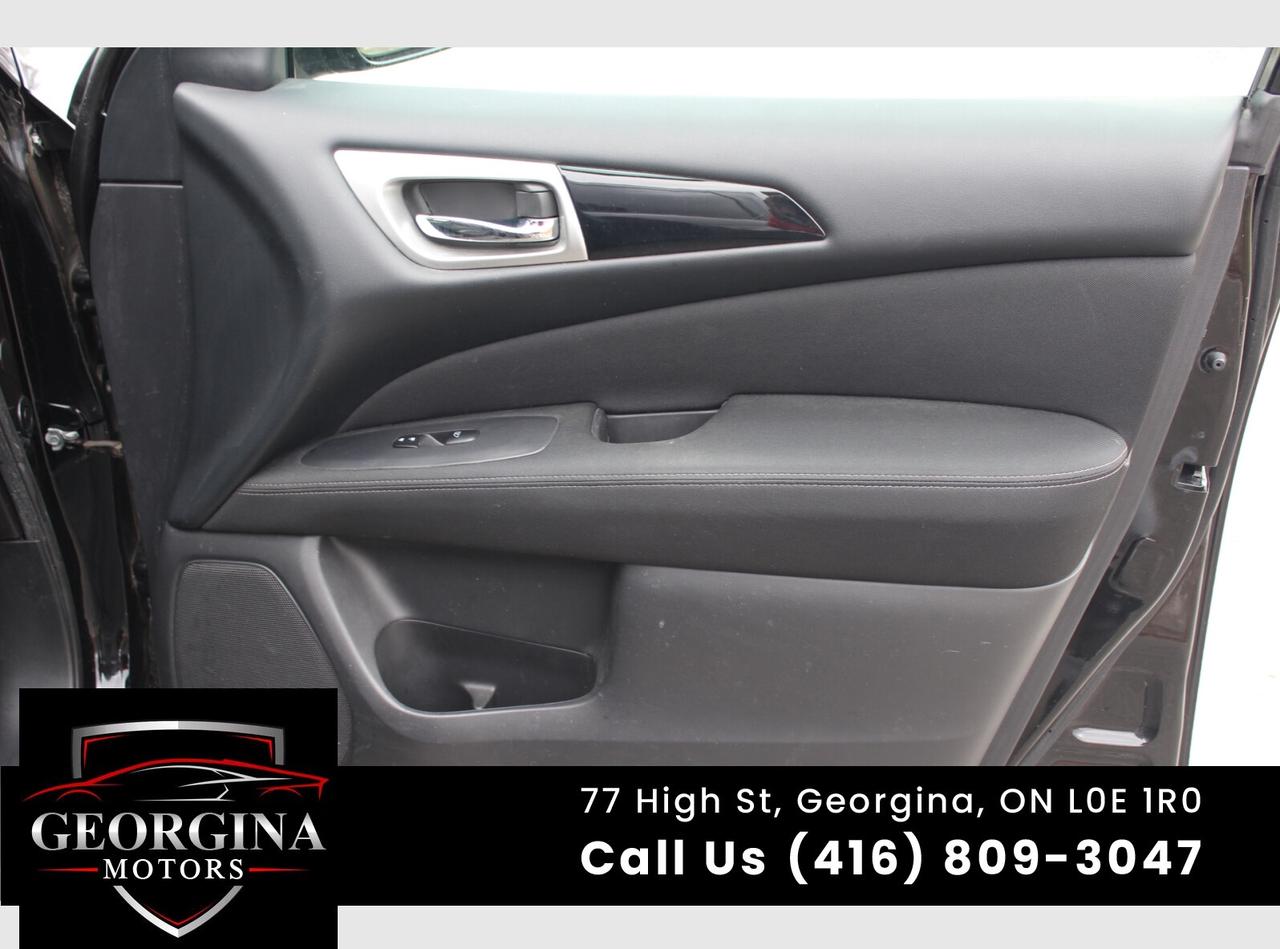 2017 Nissan Pathfinder Platinum Photo