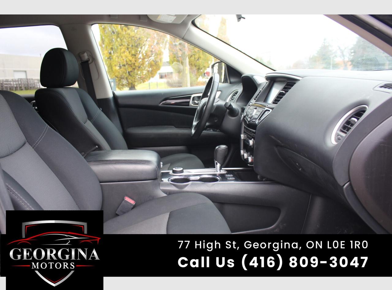 2017 Nissan Pathfinder Platinum Photo