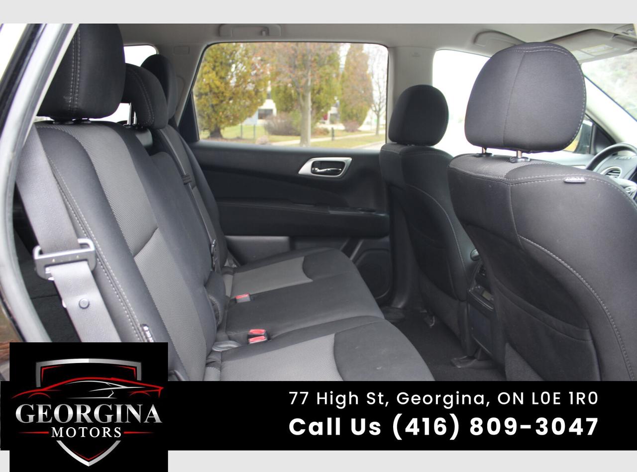 2017 Nissan Pathfinder Platinum Photo