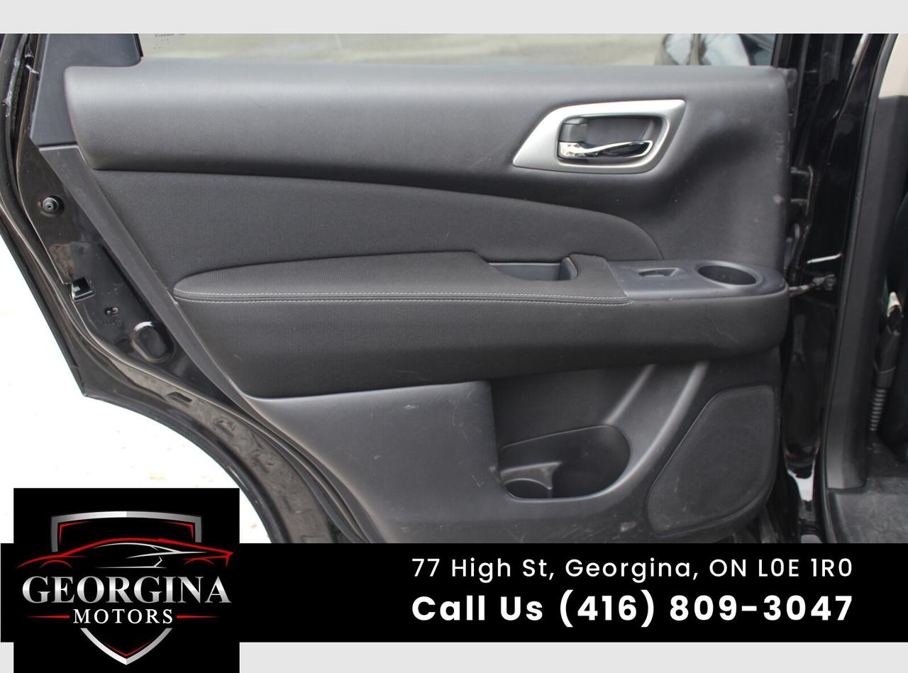 2017 Nissan Pathfinder Platinum Photo