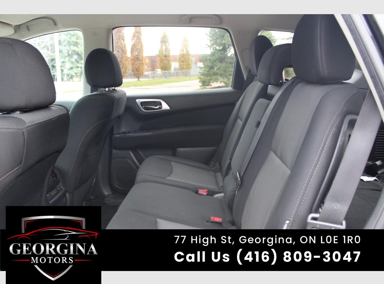 2017 Nissan Pathfinder Platinum Photo