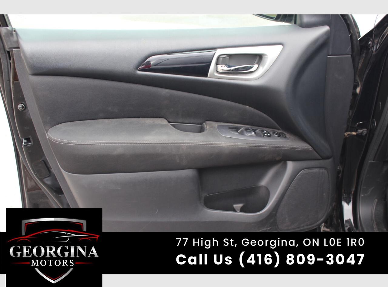 2017 Nissan Pathfinder Platinum Photo