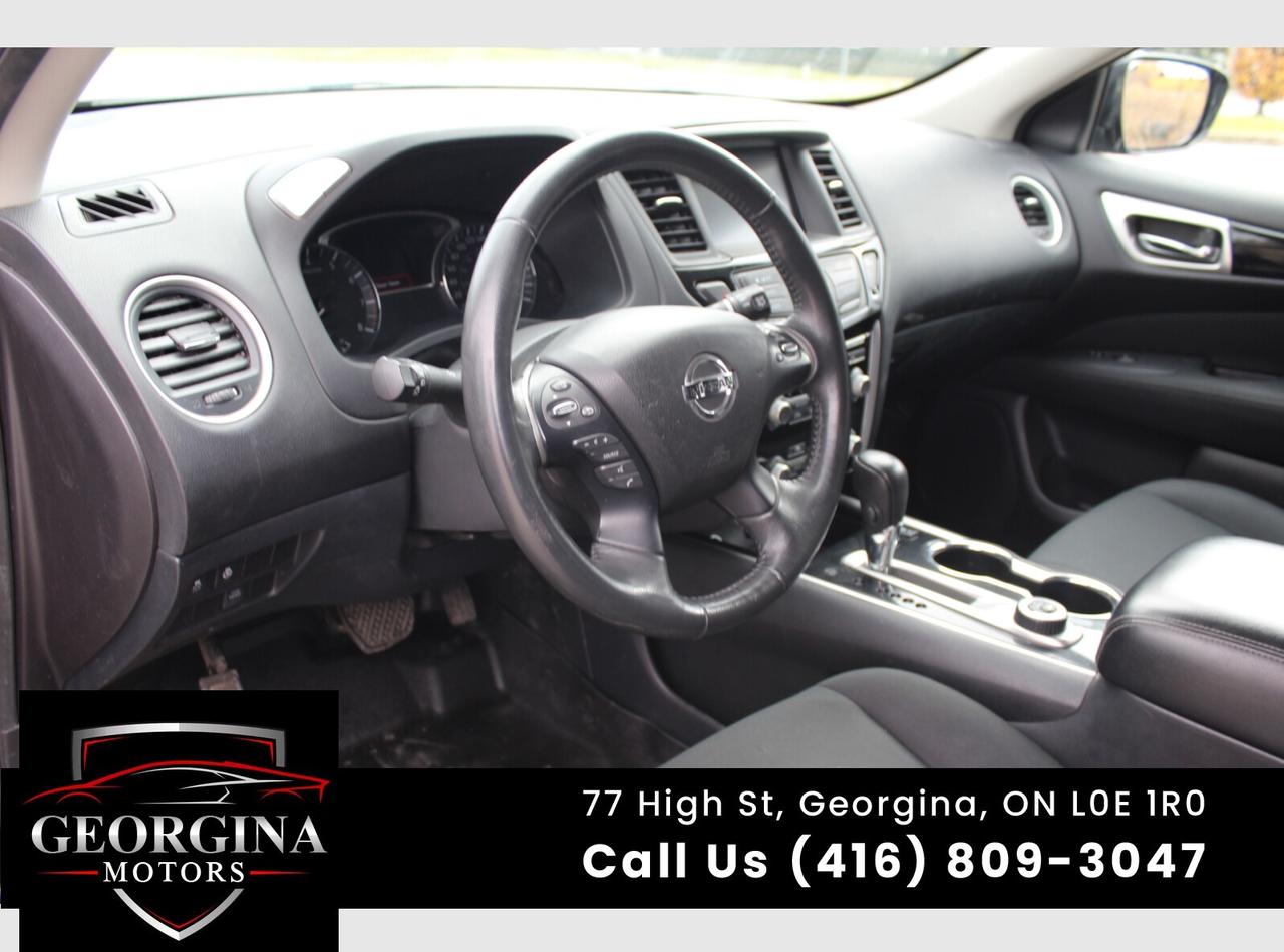 2017 Nissan Pathfinder Platinum Photo