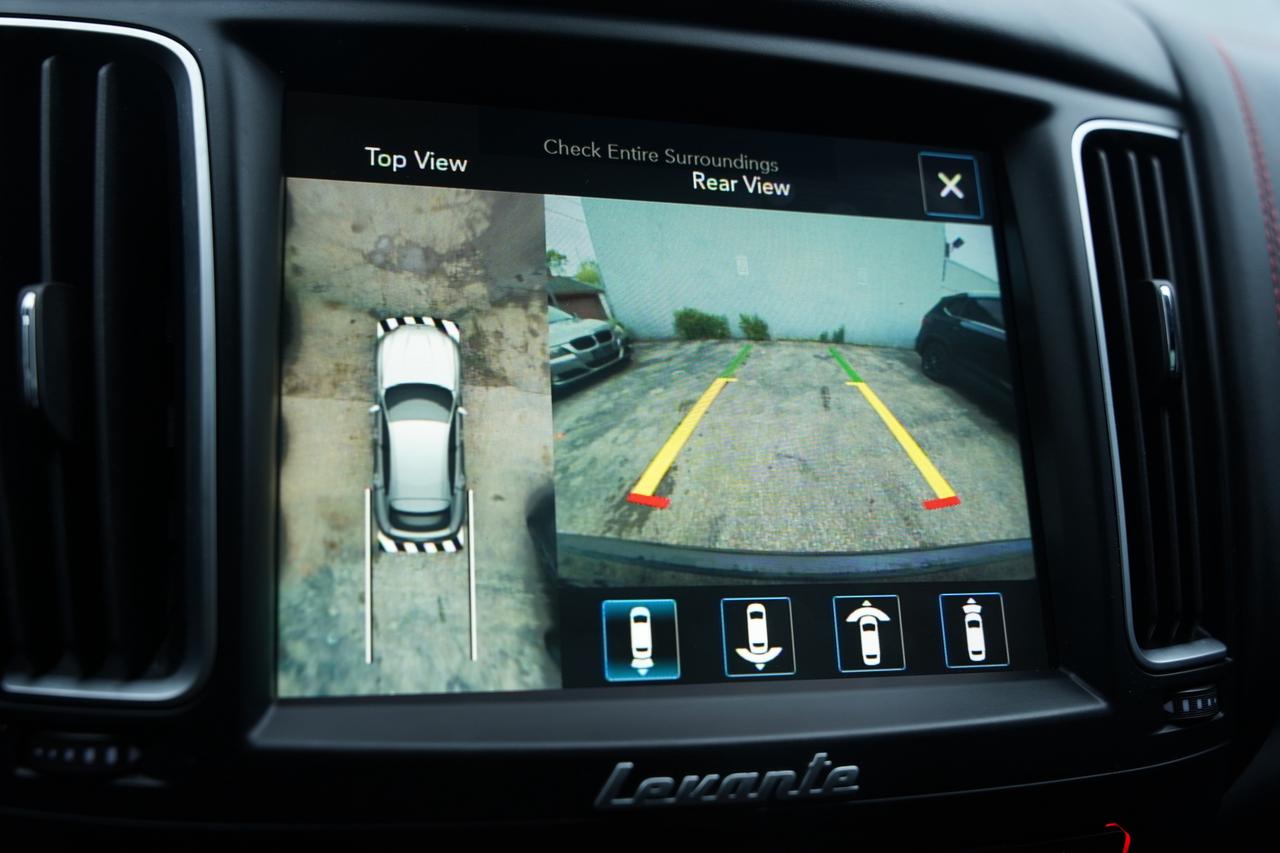 2018 Maserati Levante GranLusso/NO ACCIDENT/AWD/PANO/RED STITCH Photo