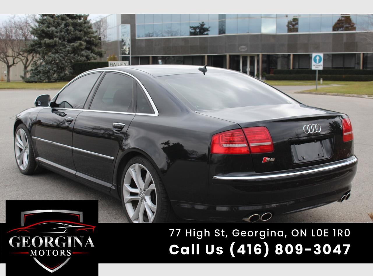 2009 Audi S8  Photo