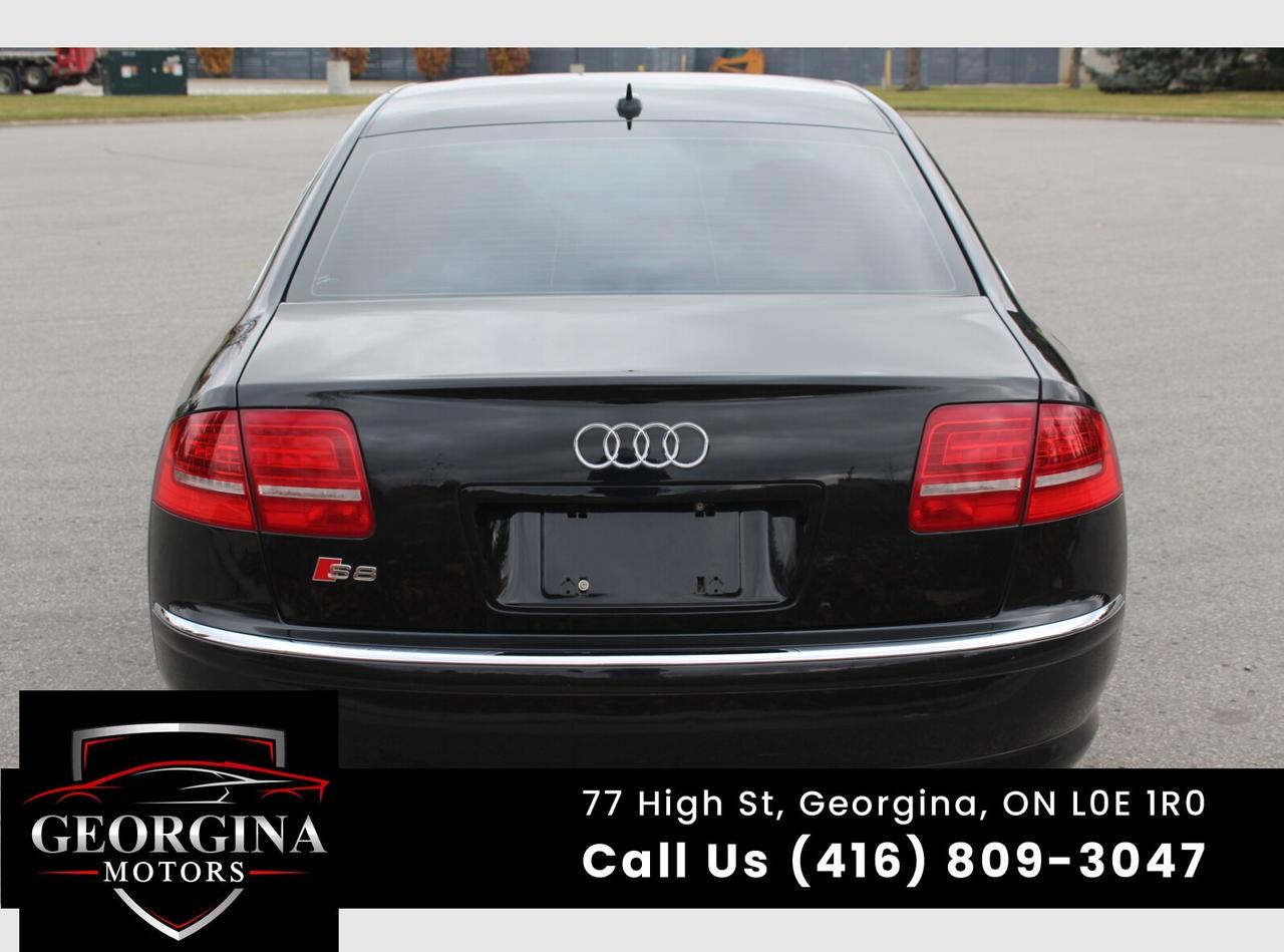 2009 Audi S8  Photo