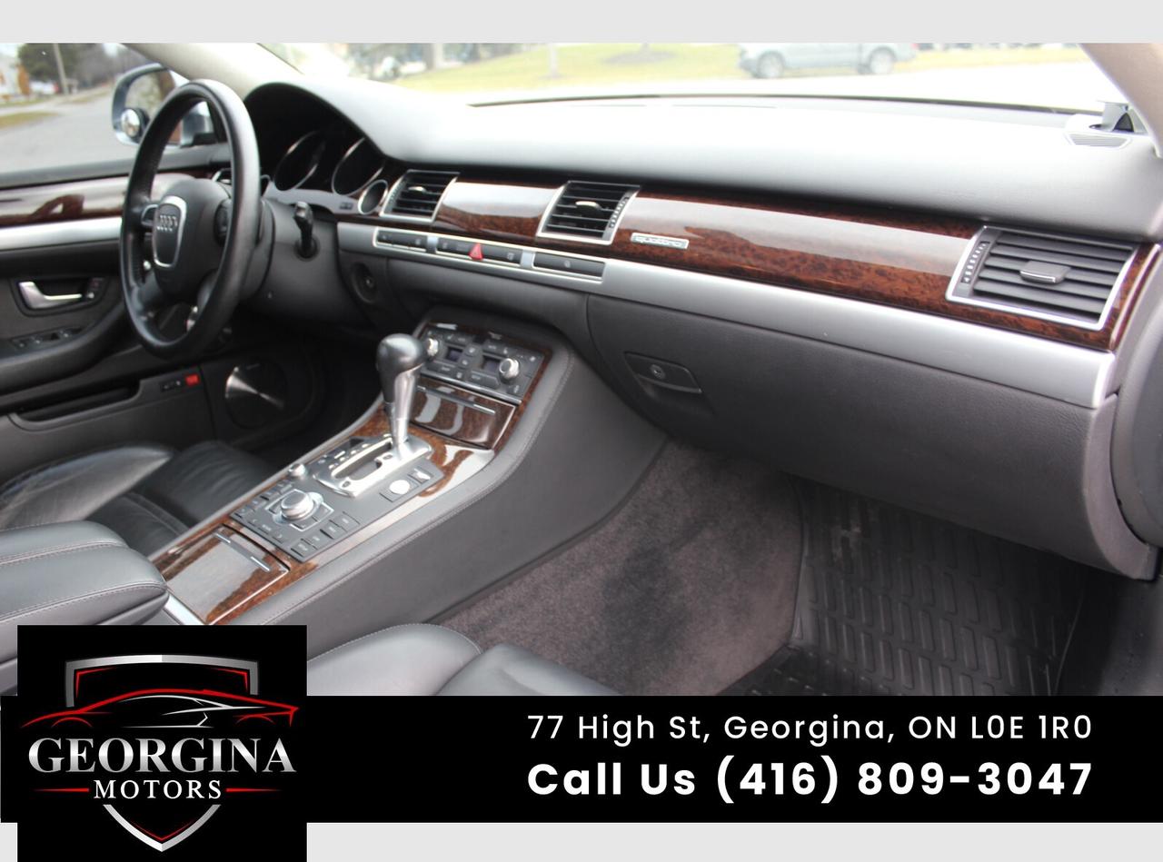 2009 Audi S8  Photo