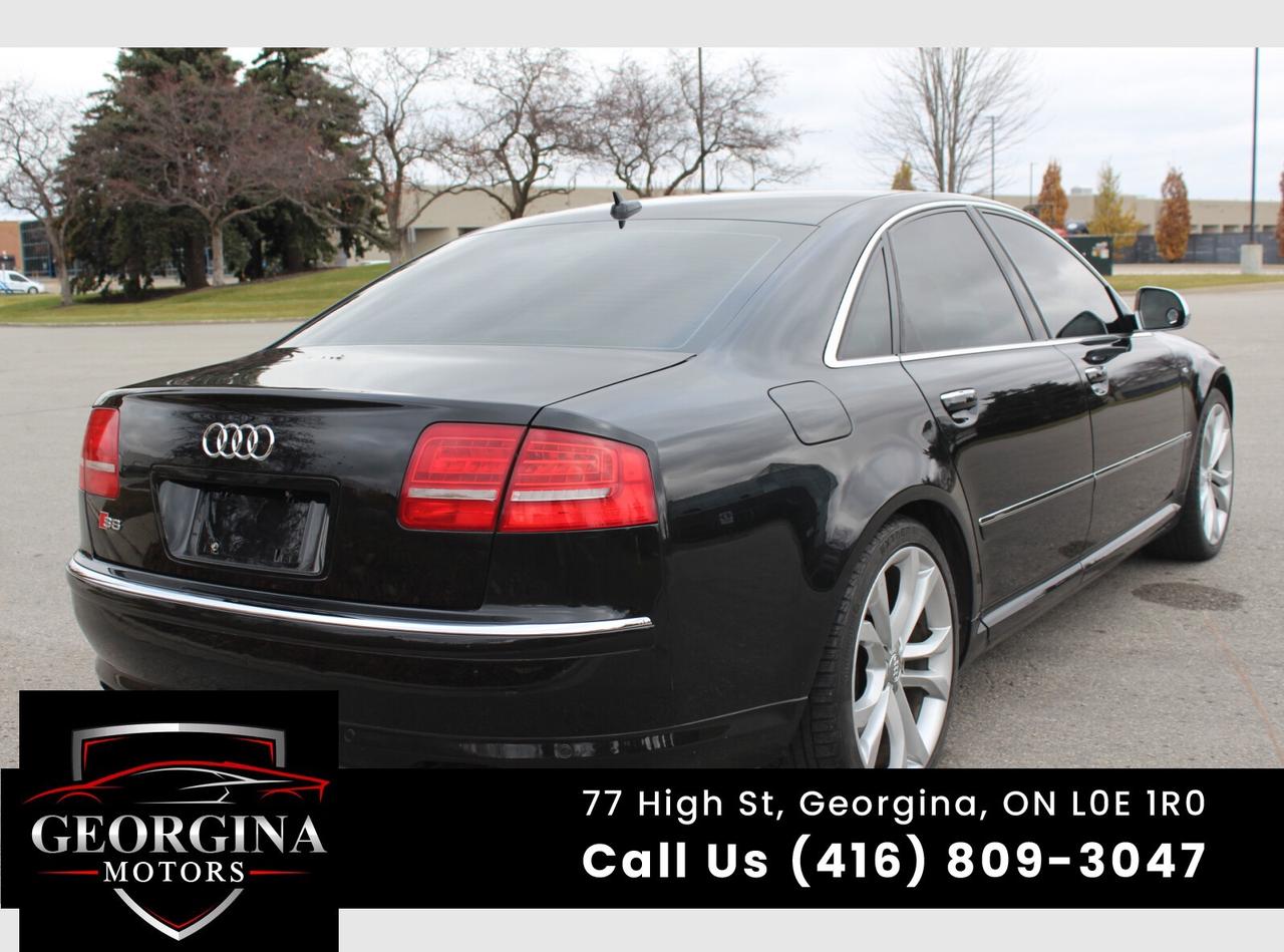 2009 Audi S8  Photo