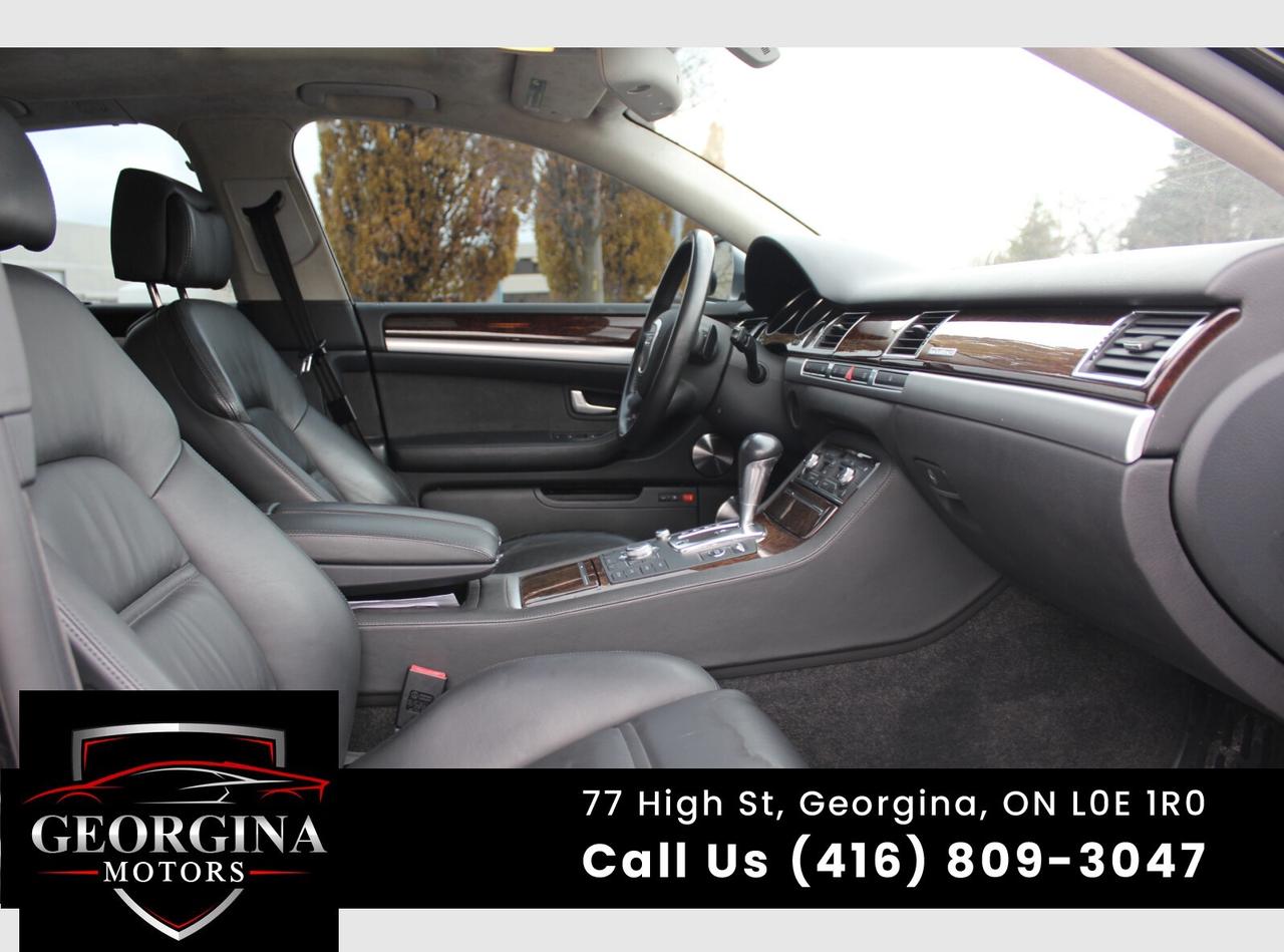 2009 Audi S8  Photo