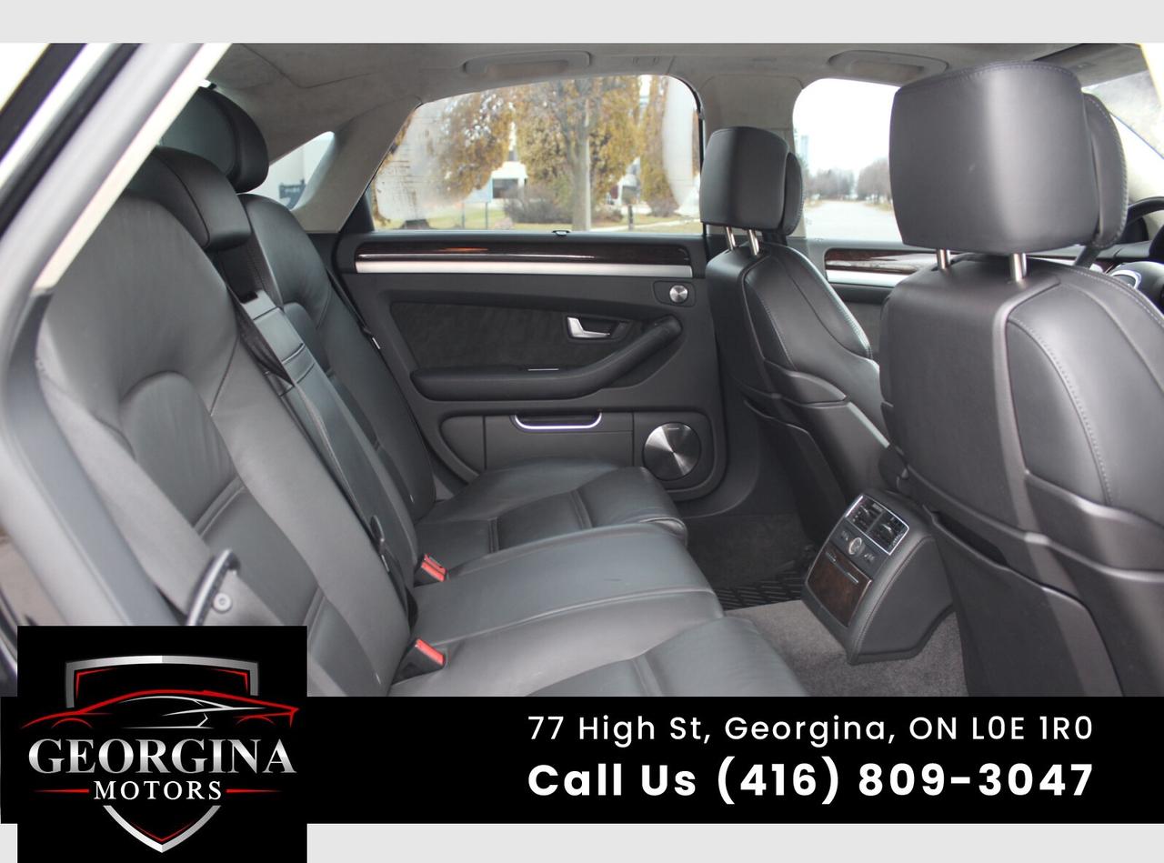 2009 Audi S8  Photo