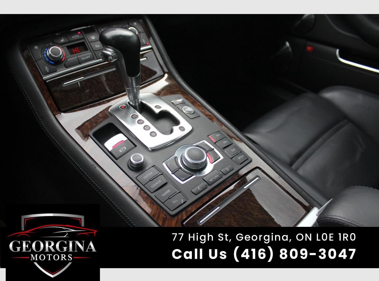 2009 Audi S8  Photo