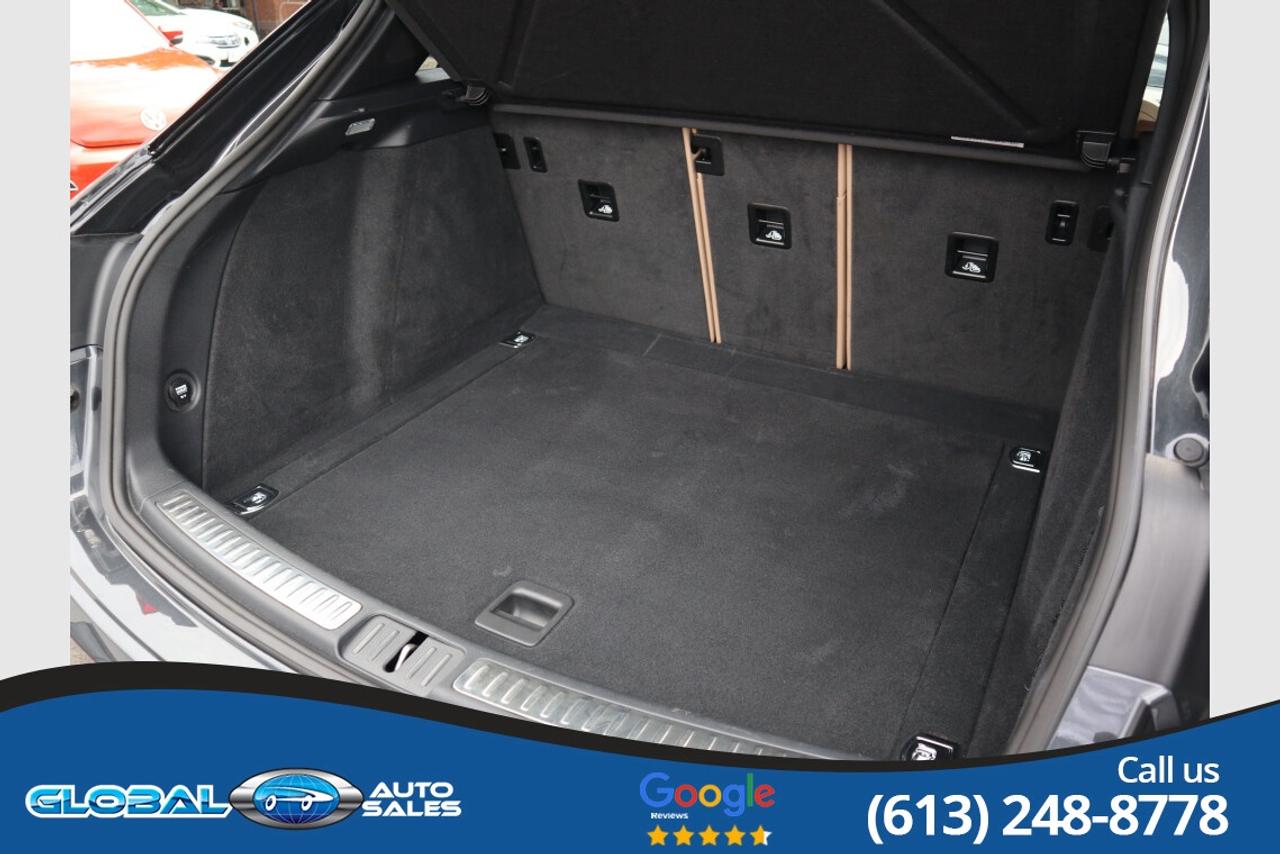 2021 Porsche Macan  Photo