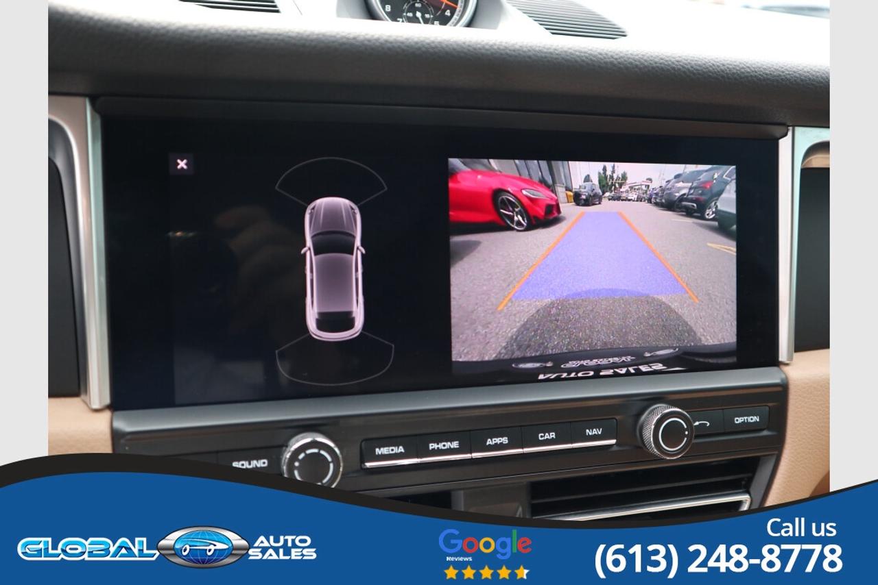 2021 Porsche Macan  Photo