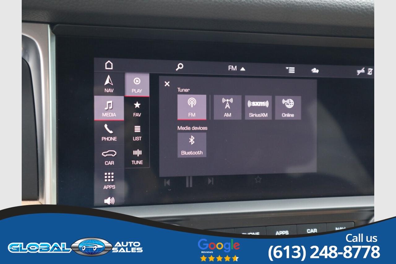 2021 Porsche Macan  Photo