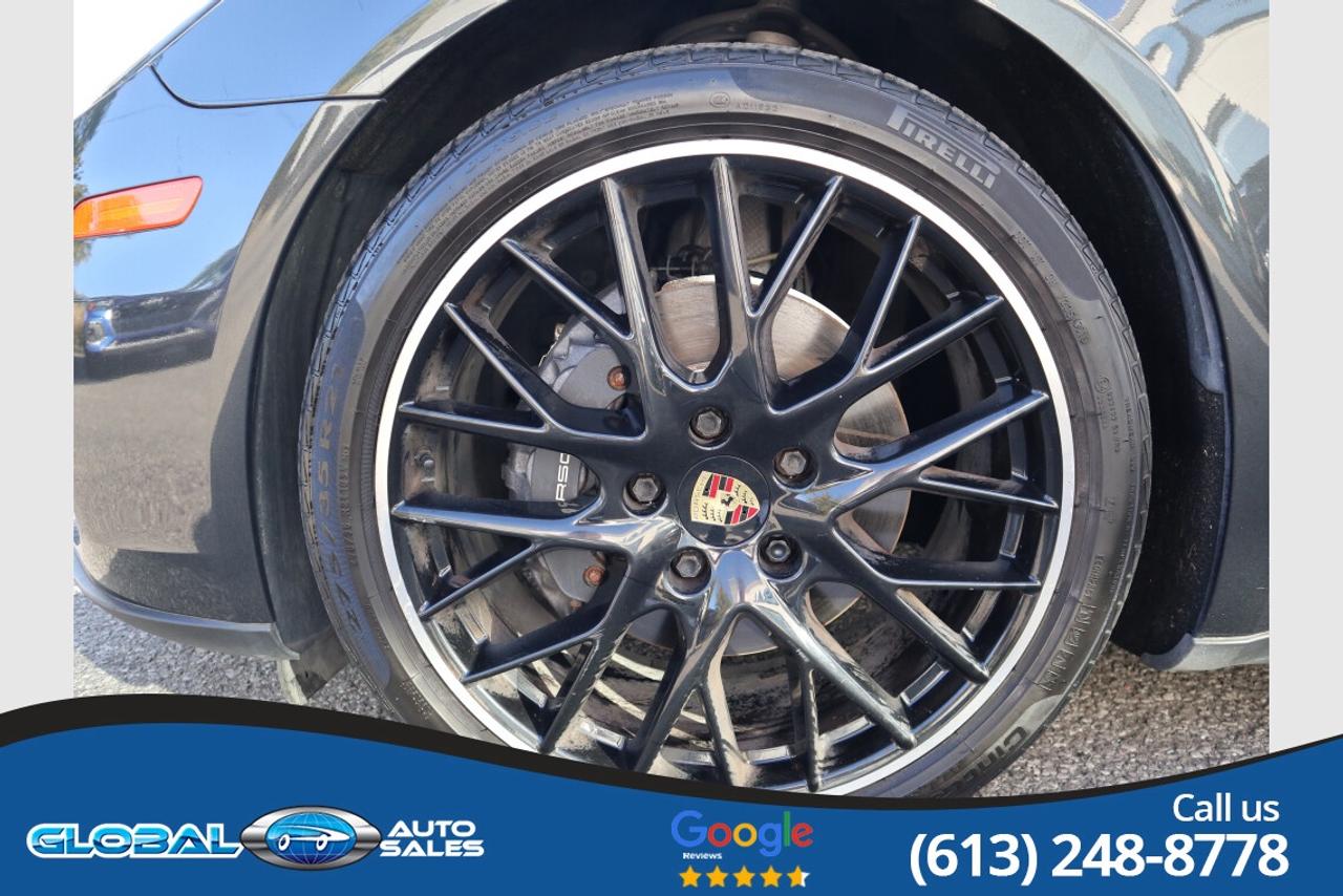 2017 Porsche Panamera 4 Photo3